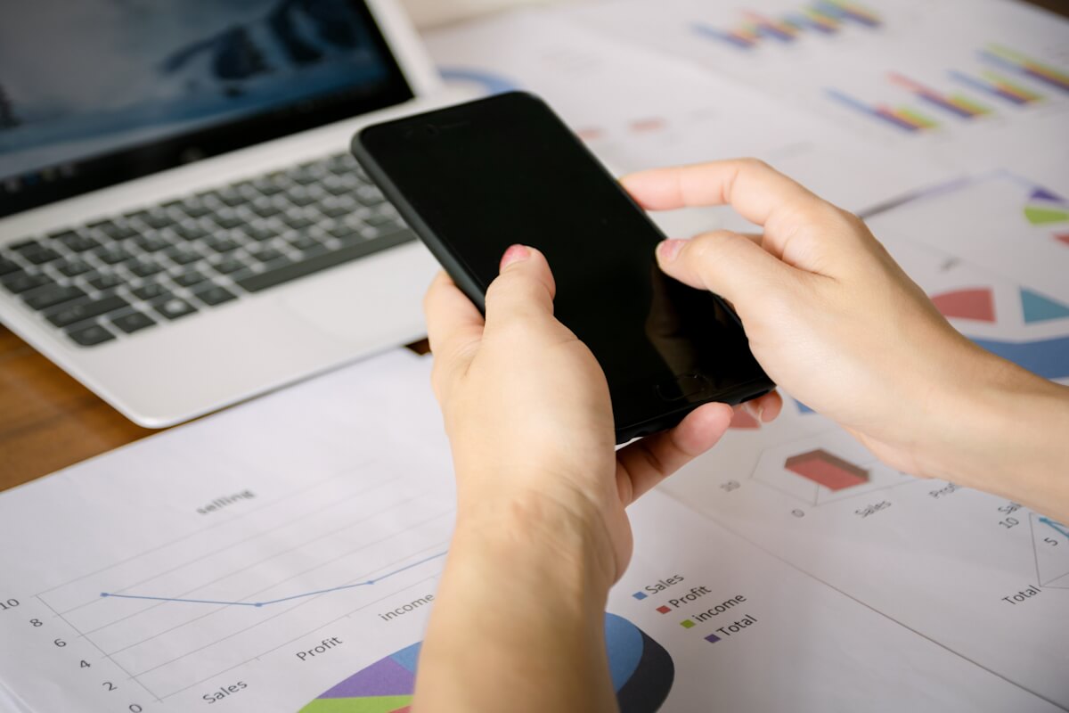 iOS app development native vs cross-platform